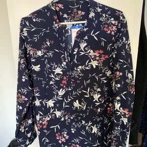 🫶🏻 2/$15 🫶🏻 Beautiful NWT blouse